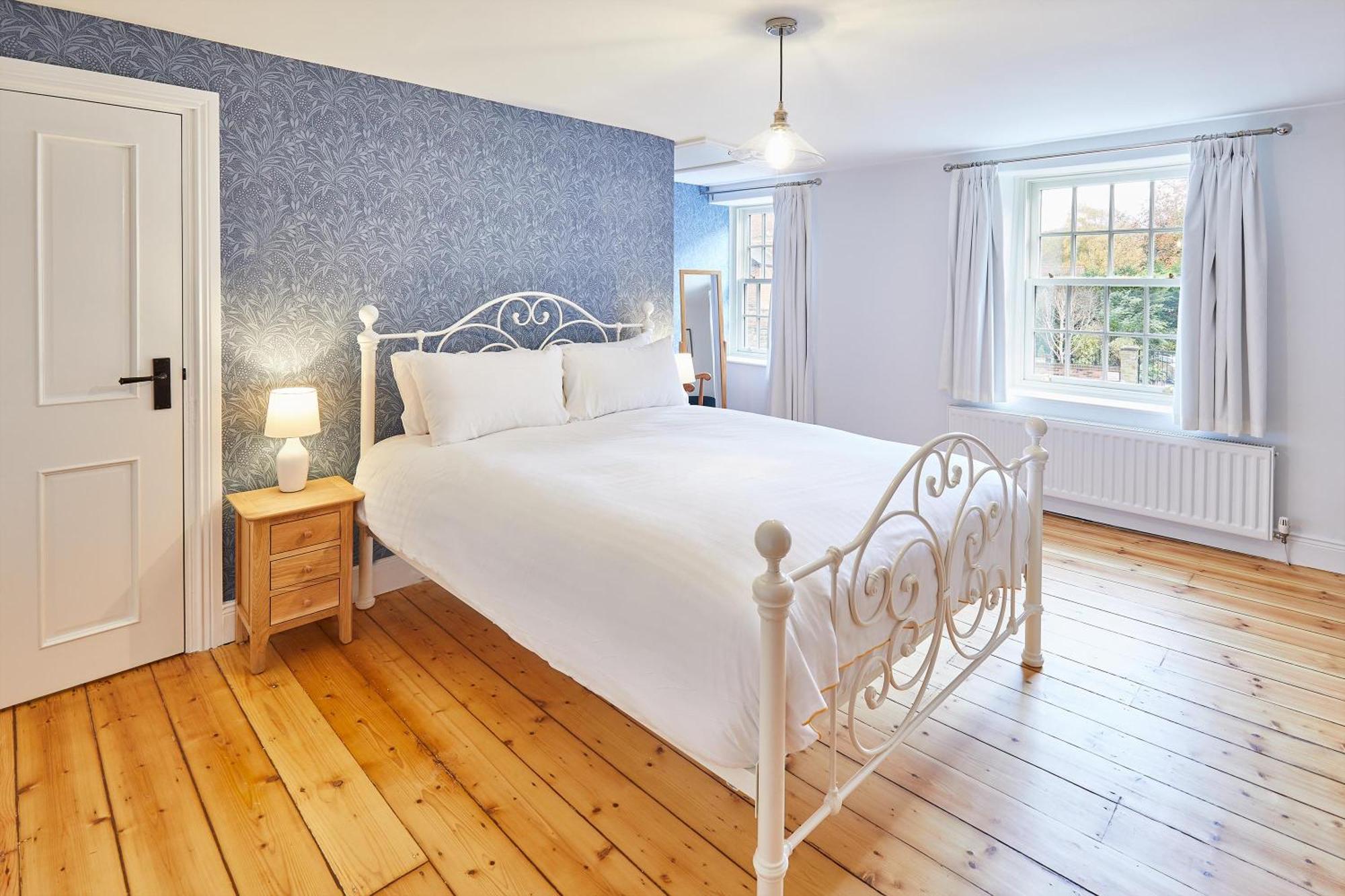 Host & - Kenmore * Corbridge
