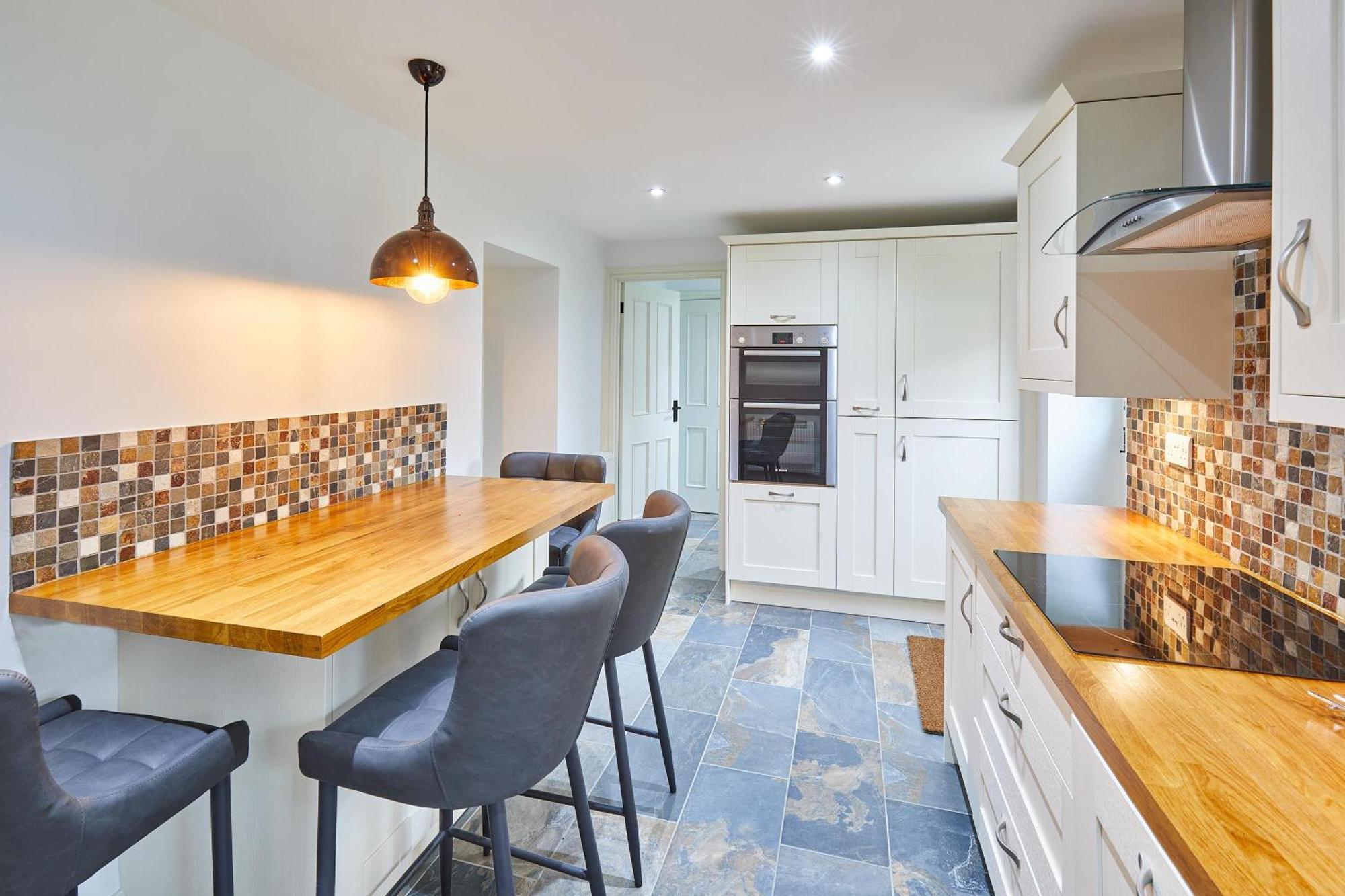 Host & - Kenmore Holiday home